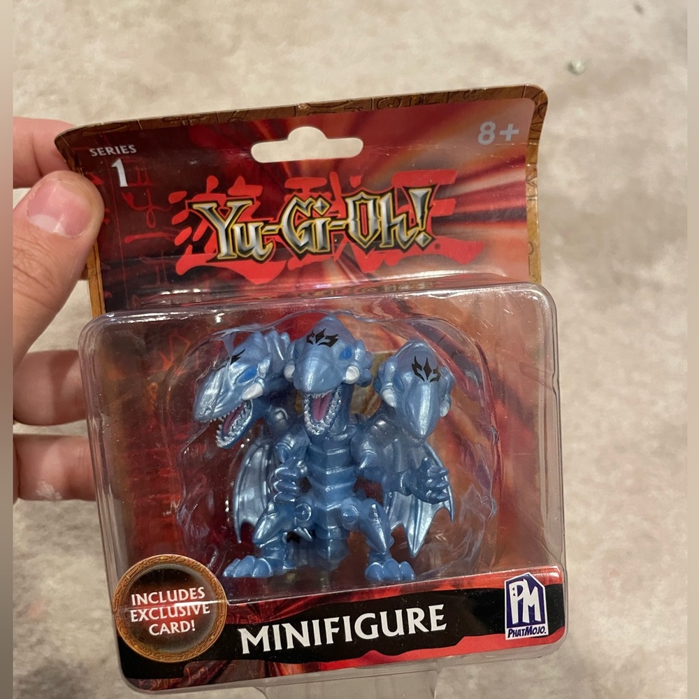 Blue eyes ultimate dragon mini figurine nwt